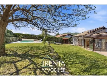 maison de 141 m² avec piscine sur la commune de chirens