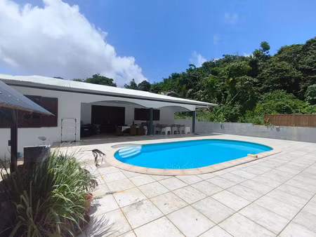 maison de plain-pied avec piscine de type 5 - rémire-montjol