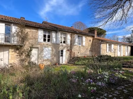 vente maison 8 pièces 207 m² ruffec (16700)