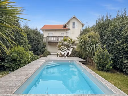a vendre - villa arcachonnaise rénovée avec piscine