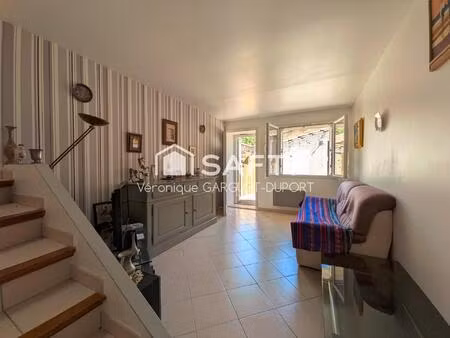 maison de village avec espace de stockage