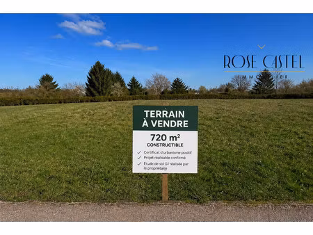 terrain constructible de 720m2