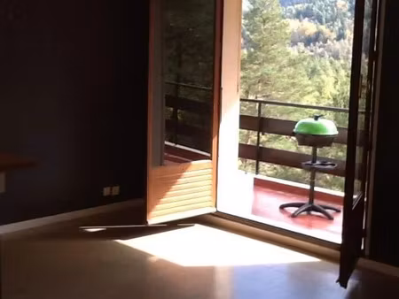 location meublée appartement 3 pièces 63 m² à gréolières (06620)  1 109 €