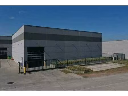 magazijn (625m²) vlakbij r4 in evergem