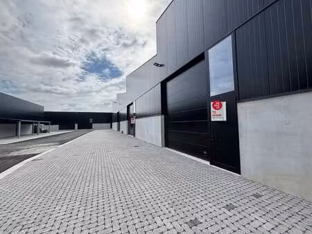 unité pme récemment construite d'environ 180 m² à louer dans