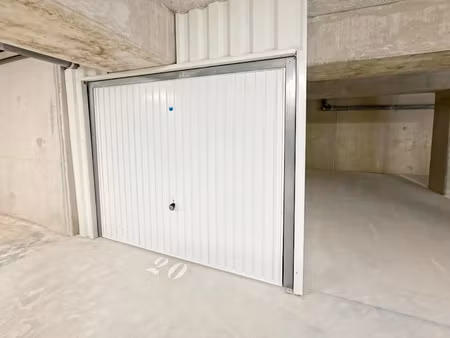 location parking 12 m² à orleans (45000)  70 €