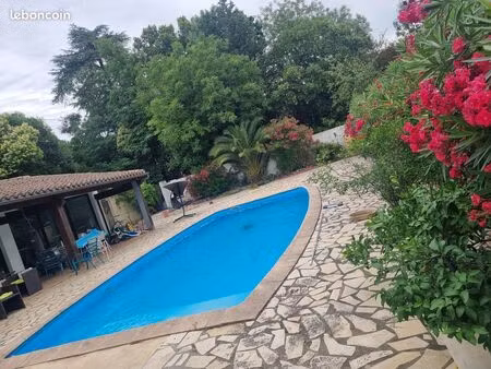 à vendre – villa à montferrand