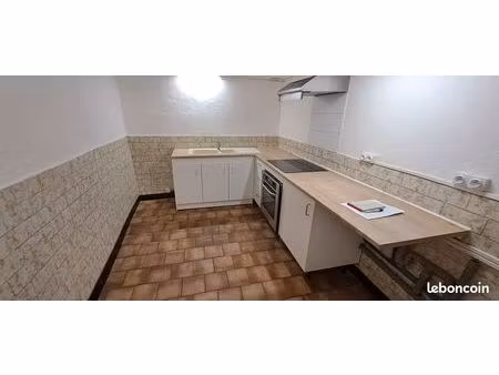 vend maison de village
