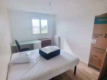 proche du rer a : chambre pour fille