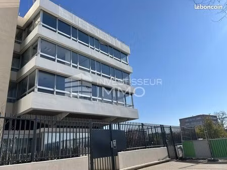 bureaux 322 m²