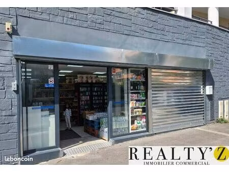 local commercial 136 m²