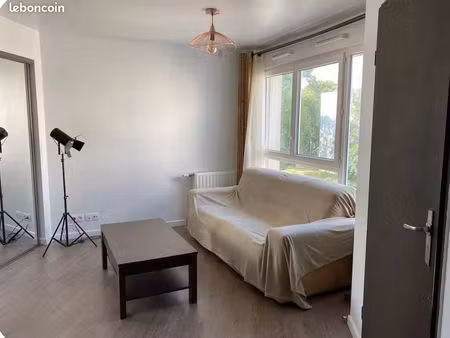 location studio meublé saint-ouen l'aumône - proche rer c et ligne h