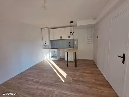 t2 entièrement rénové – 26 7 m² – pantin centre