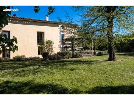 maison 8 pièces 306 m²