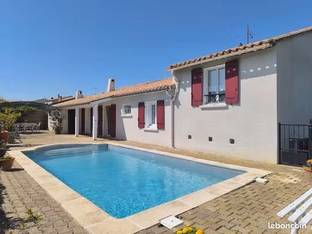 villa 5 pièces 130m²