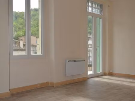 à louer – appartement t.1 de 35 m² – rennes-les-bains (11190)