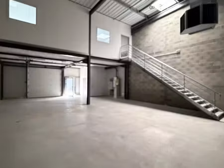 location locaux professionnels 4 pièces 478 m² à cugnaux (31270)  4 700 €