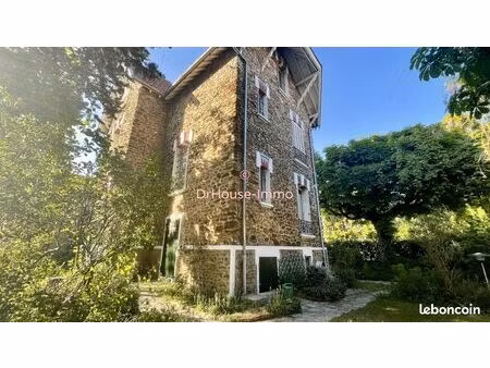 maison 7 pièces 190 m²