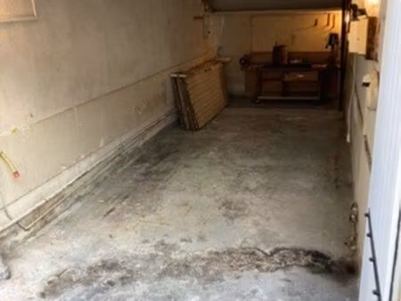 box de 17m2 boulevard madame mère