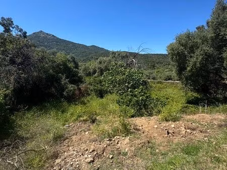 terrain constructible 750m2