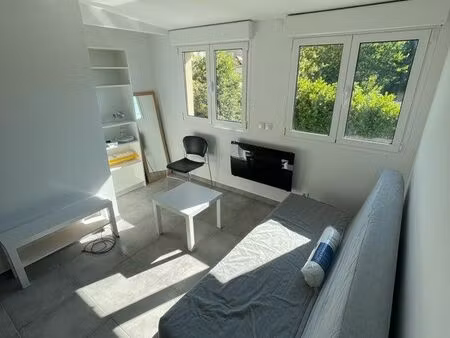 appartement 23m2 meublé à 15 minutes du rer et 3 minutes de la n3 et jardin
