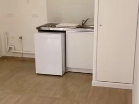 deux. pièces dans résidence neuve