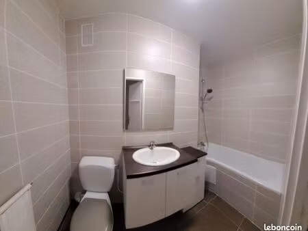 grand studio 31m2 meublé