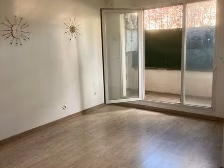 studio 33m²  près gare vert galant