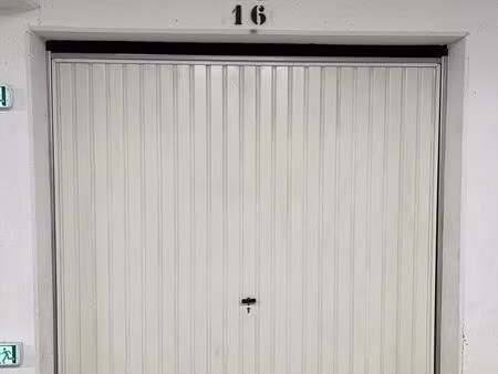 vends garage sécurisé