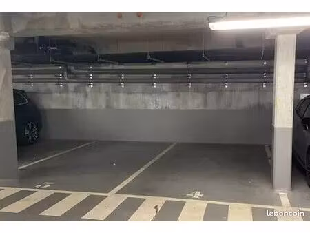 place de parking carrefour pleyel