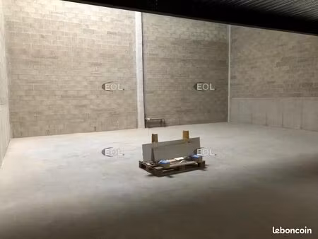 local d'activité 257 m²
