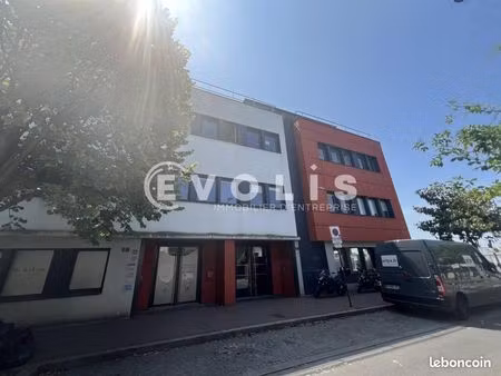 bureaux 353 m²
