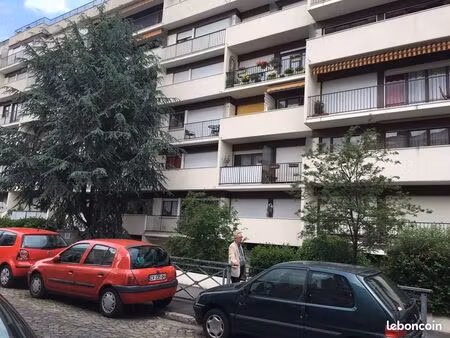 charmant studio avec balcon privatif en plein cœur de choisy-le-roi