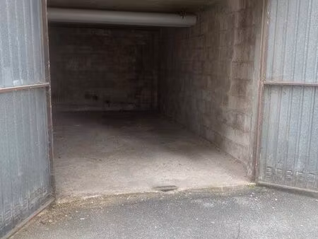 à vendre box de 12 m² à créteil