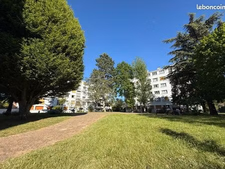 appartement 3 pièces 82 m²