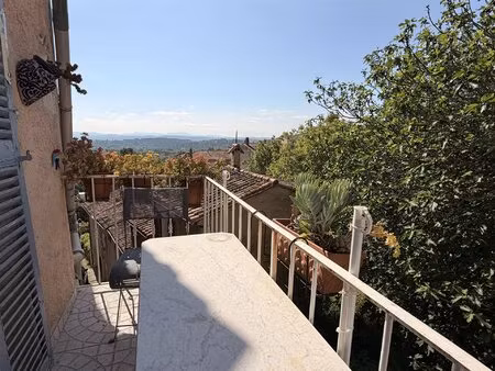 joli appartement de 53m2 avec balcon   offrant une jolie vue