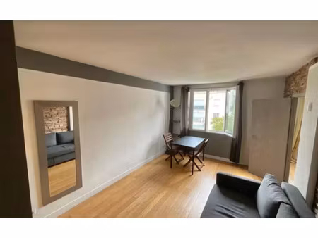 location appartement  m² t-2 à issy-les-moulineaux  1 403 €