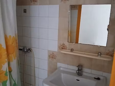 location meublée appartement 2 pièces 38 m² à pierrelatte (26700)  595 €