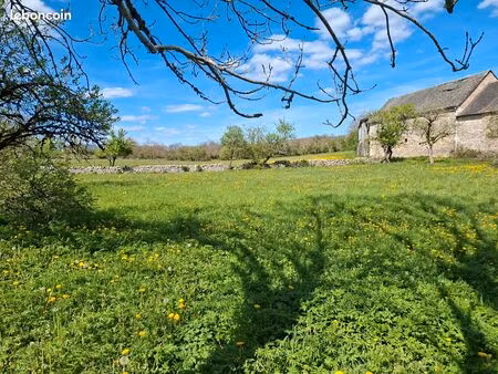 terrain à 5 minutes de sebazac dans le village de bezonnes