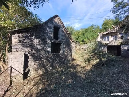 corp de ferme a reconstruire