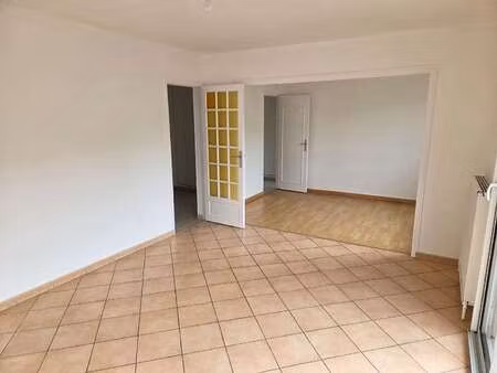 location maison à château-gontier (53200) : à louer / 107m² château-gontier