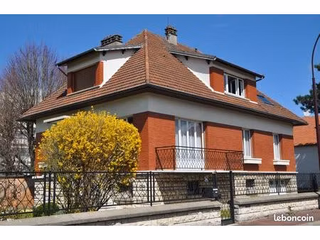 maison familiale  219 m2 habitables  adaptable pour professions libérales