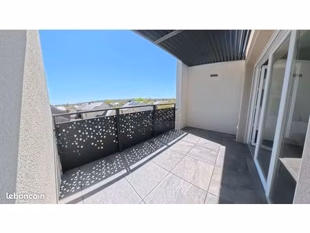 appartement 2 pièces meublé av. terrasse & parking