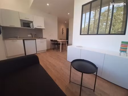 face à l'iut  t1 meublé lumineux 26m²