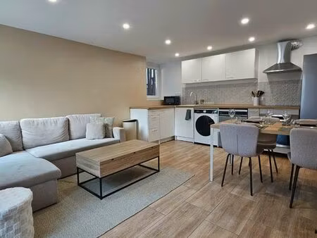 location t2 meublé plein centre ville santeny