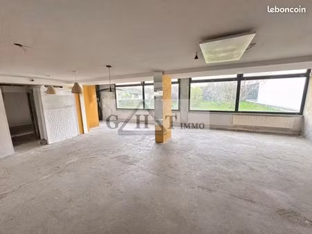 commerce 165 m²