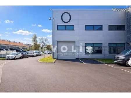 local d'activité 822 m²
