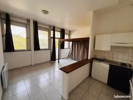 studio + place de parking