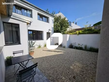bureau 252 m²