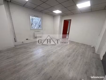 bureau 42 m²